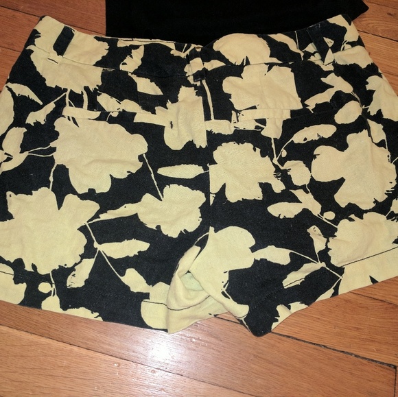 Vibrant and classy yellow flower LOFT shorts! - Picture 4 of 6